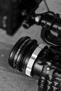 8-15mmT2.9_Cine_withcamera03.jpg